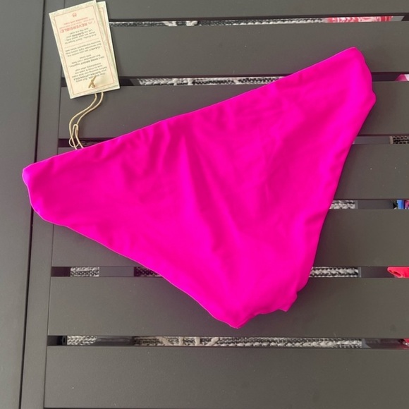 Maaji Hibiscus Reversible Sublime Bikini Bottoms. - Picture 10 of 11